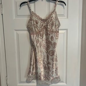 New w/o tags Apt 9 Intimates Silk Lingerie- Size M